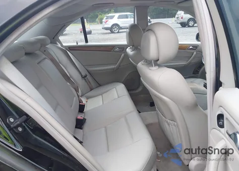 2007 Mercedes-Benz C 230 Sport из США, поврежденный, VIN WDBRF52H27E027699